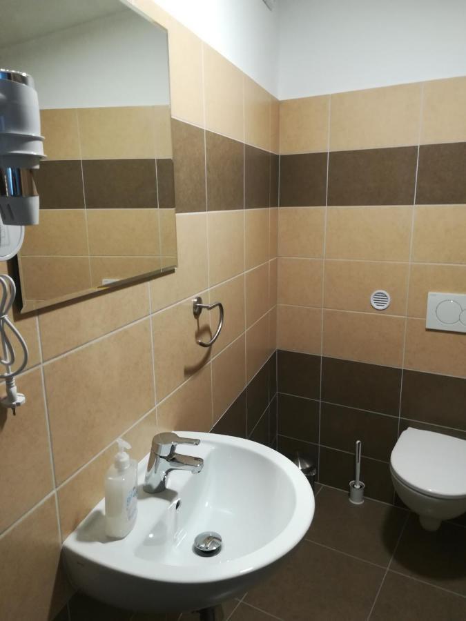 Penzion Šápara Velké Bílovice Exterior foto